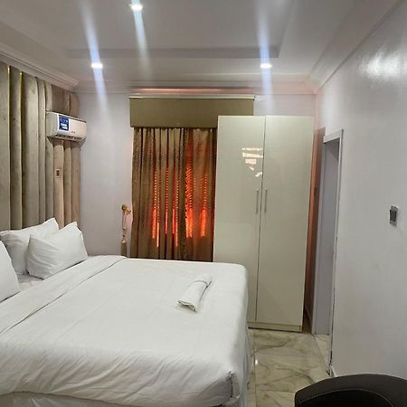 White Gold Hotel Ikeja Exterior photo