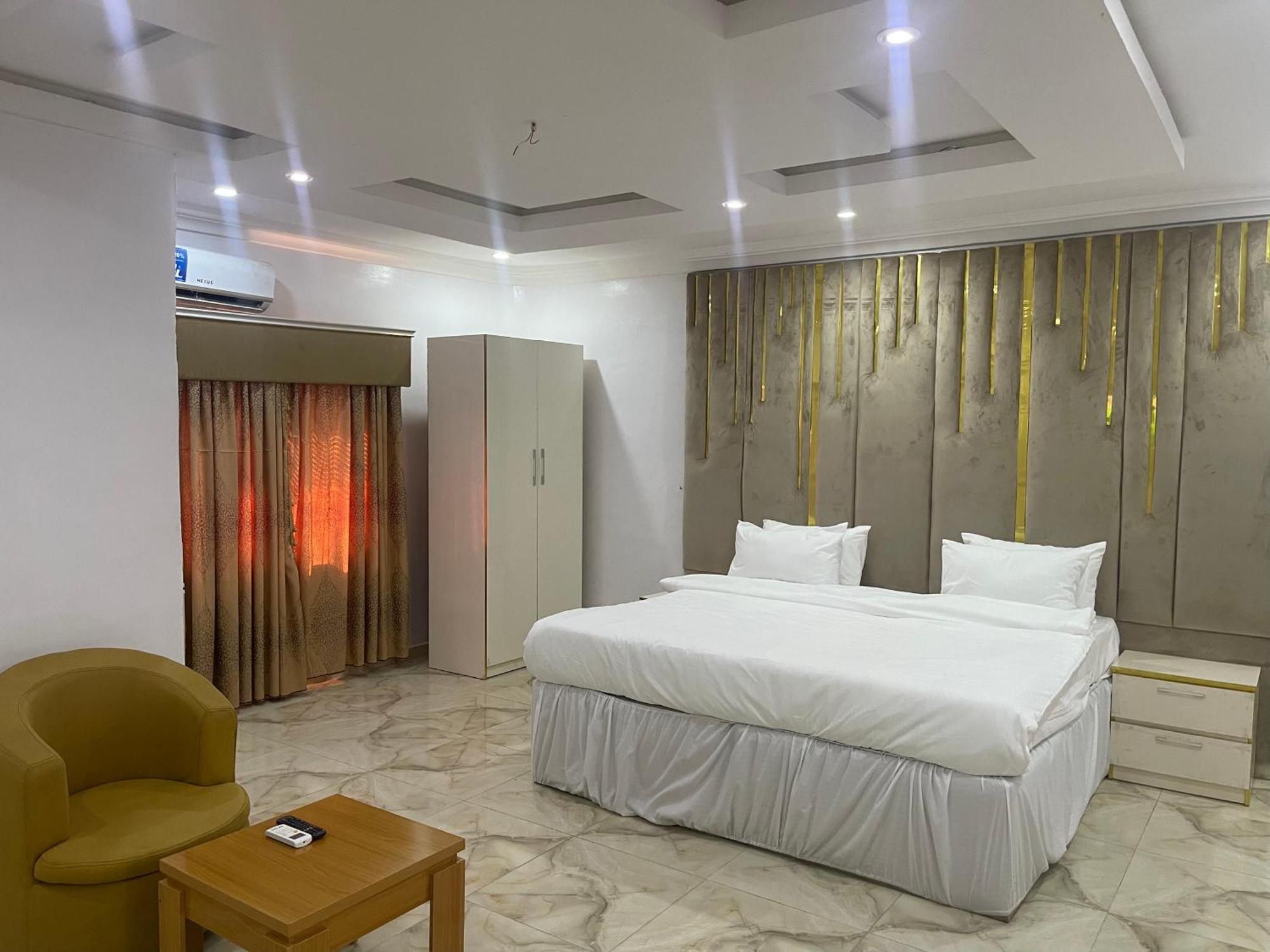 White Gold Hotel Ikeja Exterior photo