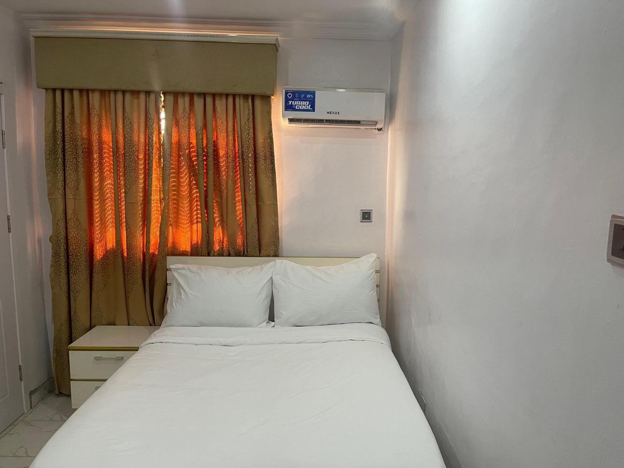 White Gold Hotel Ikeja Exterior photo