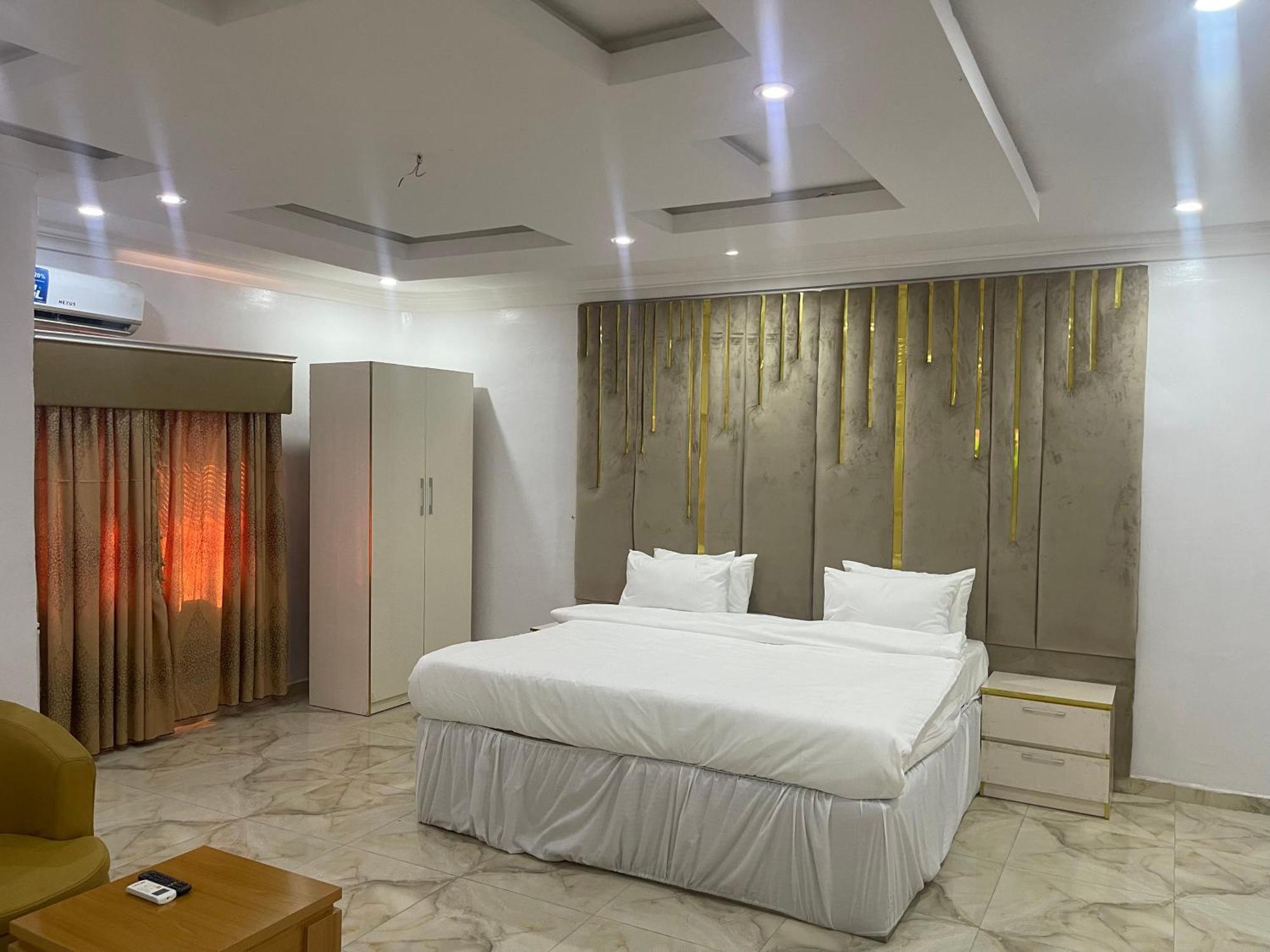 White Gold Hotel Ikeja Exterior photo